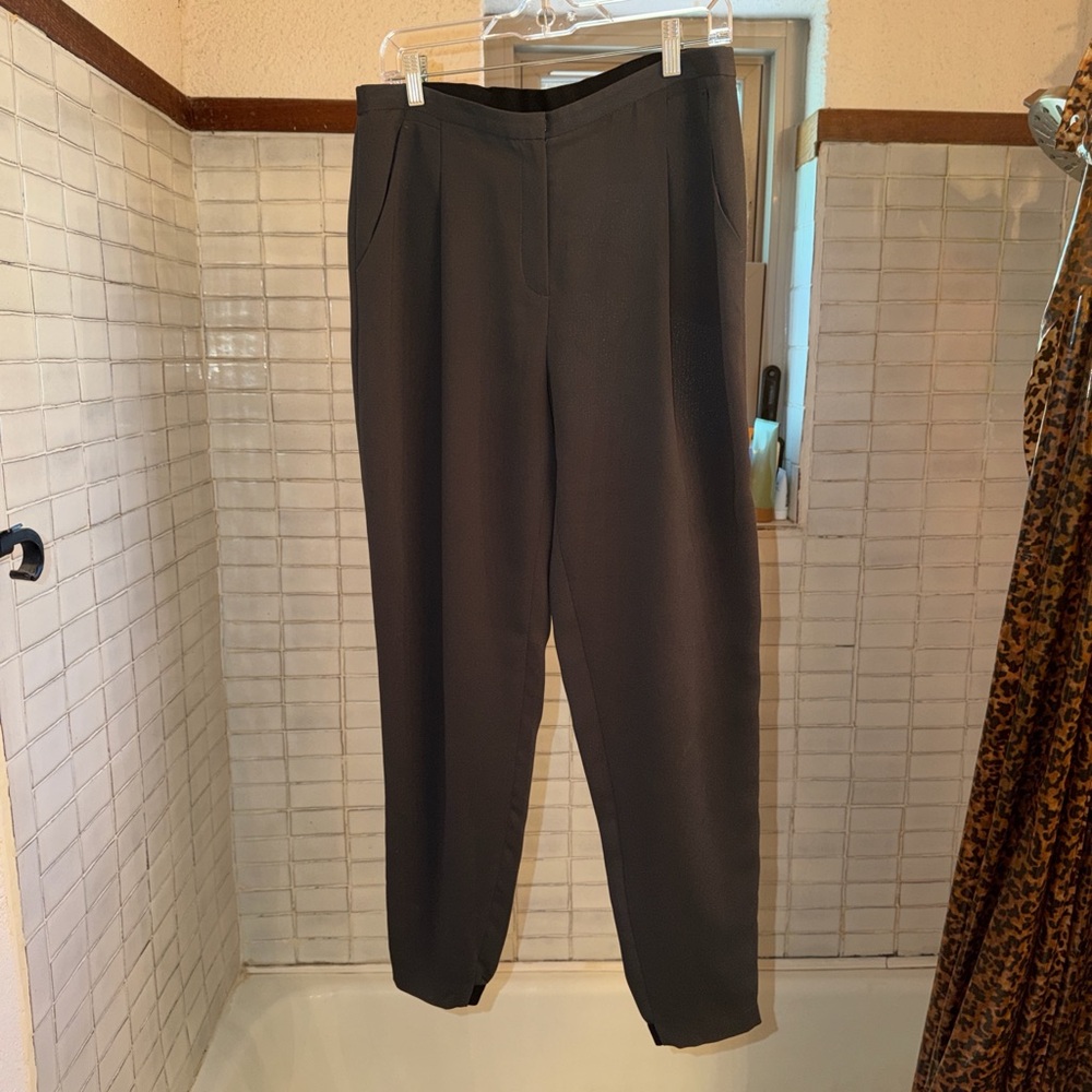 T Tahari charcoal jogger style work pants